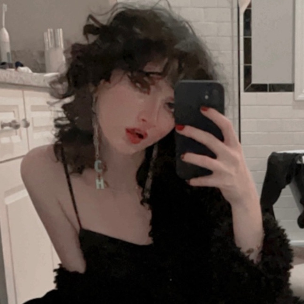 Meet your Posher, Kara